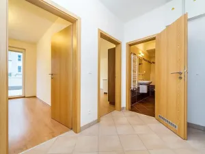 Pronájem bytu 2+kk, Praha - Kyje, Sicherova, 50 m2
