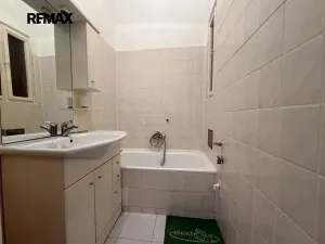 Pronájem bytu 1+1, Praha - Nusle, Na Veselí, 35 m2