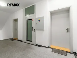 Pronájem bytu 1+kk, Praha - Dejvice, Velvarská, 44 m2
