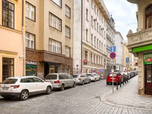 Pronájem obchodního prostoru, Praha, Školská, 150 m2
