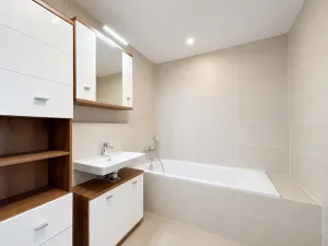 Pronájem bytu 3+kk, Praha, Počernická, 82 m2
