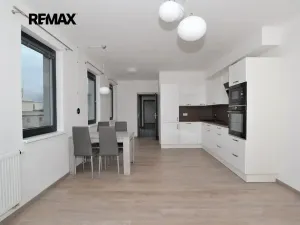 Pronájem bytu 2+kk, Plzeň, Sladová, 63 m2