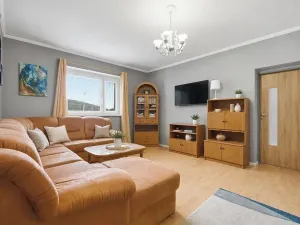 Prodej rodinného domu, Hrobčice, 219 m2