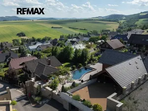 Prodej vily, Králův Dvůr, Pod Lesem, 296 m2