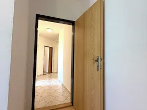 Pronájem bytu 2+1, Krnov, 60 m2