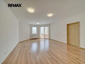 Pronájem bytu 2+kk, Velký Osek, U hřiště, 60 m2