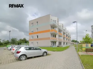 Pronájem bytu 2+kk, Velký Osek, U hřiště, 60 m2