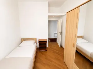 Pronájem bytu 3+1, Praha - Malá Strana, Sněmovní, 85 m2