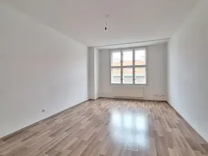Pronájem bytu 2+1, Praha - Žižkov, Roháčova, 80 m2