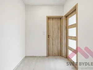 Pronájem bytu 1+kk, Praha - Hloubětín, Pokorného, 33 m2