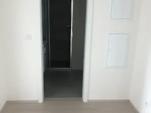Pronájem bytu 2+kk, Praha - Holešovice, V háji, 55 m2