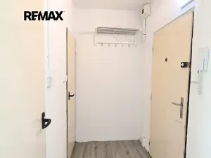 Pronájem bytu 1+1, Praha - Kobylisy, Košťálkova, 33 m2