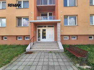 Pronájem bytu 1+1, Rosice, Komenského náměstí, 31 m2