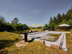 Prodej výrobních prostor, Háje, 6412 m2