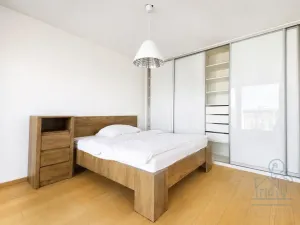Pronájem bytu 2+kk, Praha - Holešovice, V háji, 56 m2