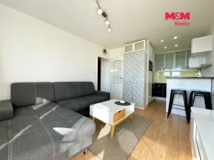 Pronájem bytu 2+kk, Praha - Prosek, Vysočanská, 37 m2