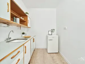 Prodej bytu 2+kk, Praha - Kobylisy, Šimůnkova, 32 m2