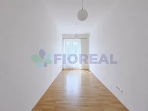 Pronájem kanceláře, Praha - Karlín, Sokolovská, 18 m2