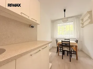 Pronájem bytu 3+1, Praha - Žižkov, Jeseniova, 73 m2