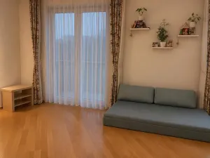 Pronájem bytu 2+kk, Praha - Vršovice, Pod stupni, 57 m2