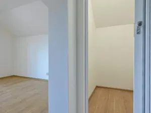 Pronájem bytu 2+kk, Plzeň, Pod Košutkou, 38 m2