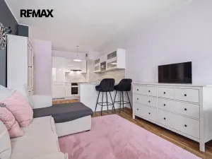 Prodej bytu 2+kk, Praha - Hostavice, U Hostavického potoka, 46 m2