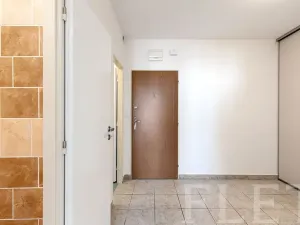 Pronájem bytu 2+kk, Praha - Troja, Hnězdenská, 46 m2