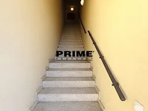Pronájem kanceláře, Praha - Smíchov, Štefánikova, 147 m2