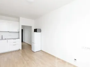 Pronájem bytu 1+kk, Praha - Jinonice, Peroutkova, 23 m2