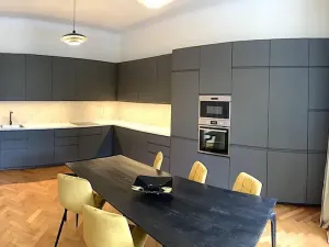 Pronájem bytu 3+1, Praha - Bubeneč, dr. Zikmunda Wintra, 120 m2