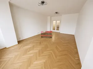 Pronájem bytu 2+1, Praha - Vinohrady, Šrobárova, 83 m2