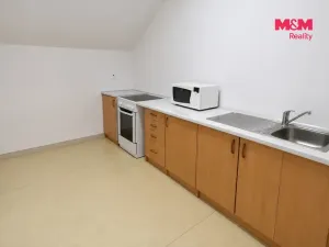 Pronájem chaty, Bernartice, 639 m2