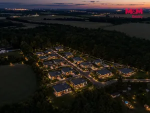 Prodej komerčního pozemku, Líšťany, 8154 m2