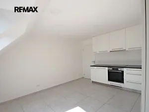 Pronájem bytu 1+kk, Kolín, Zlatá, 27 m2