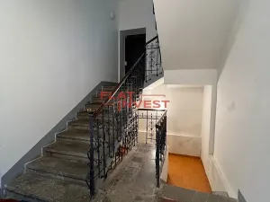 Pronájem bytu 1+1, Praha - Smíchov, Křížová, 37 m2