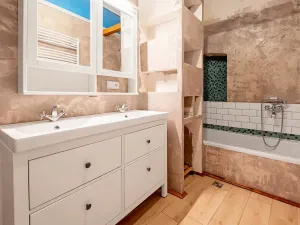 Prodej vícegeneračního domu, Švihov, nám. T. G. Masaryka, 240 m2