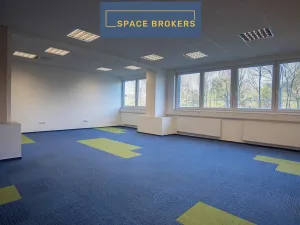Pronájem kanceláře, Hradec Králové, Na Brně, 200 m2
