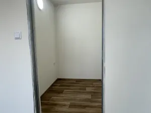 Pronájem bytu 1+1, Slaný, Bezručova, 33 m2