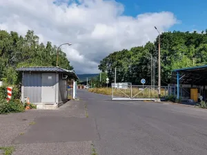 Prodej výrobních prostor, Dubí, Horská, 3047 m2