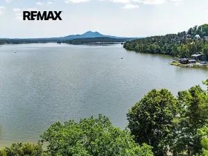 Prodej komerční nemovitosti, Doksy, 1850 m2