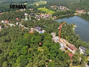 Prodej komerčního pozemku, Doksy, 3913 m2