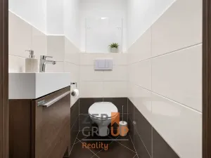 Prodej bytu 3+1, Litomyšl, Komenského nám., 82 m2