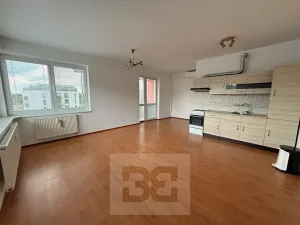Pronájem bytu 2+kk, Hradec Králové, Svatojánská, 59 m2
