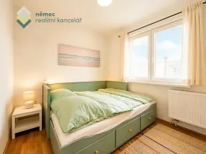 Pronájem bytu 2+kk, Praha - Strašnice, Věšínova, 35 m2
