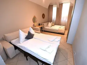 Prodej bytu 6+kk a větší, Praha - Nové Město, Hálkova, 224 m2