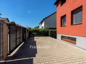 Prodej vícegeneračního domu, Praha - Štěrboholy, Pod areálem, 333 m2