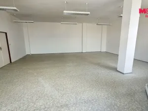Pronájem kanceláře, Krnov - Pod Cvilínem, Chářovská, 348 m2