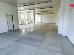 Pronájem kanceláře, Krnov - Pod Cvilínem, Chářovská, 348 m2