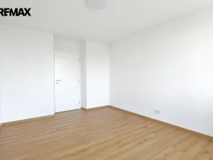 Prodej bytu 3+kk, Pardubice - Polabiny, Bělehradská, 55 m2