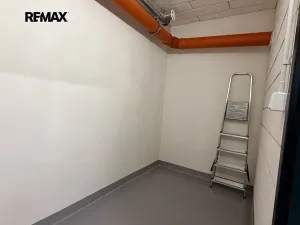 Pronájem bytu 1+kk, Praha - Košíře, Na Stárce, 39 m2